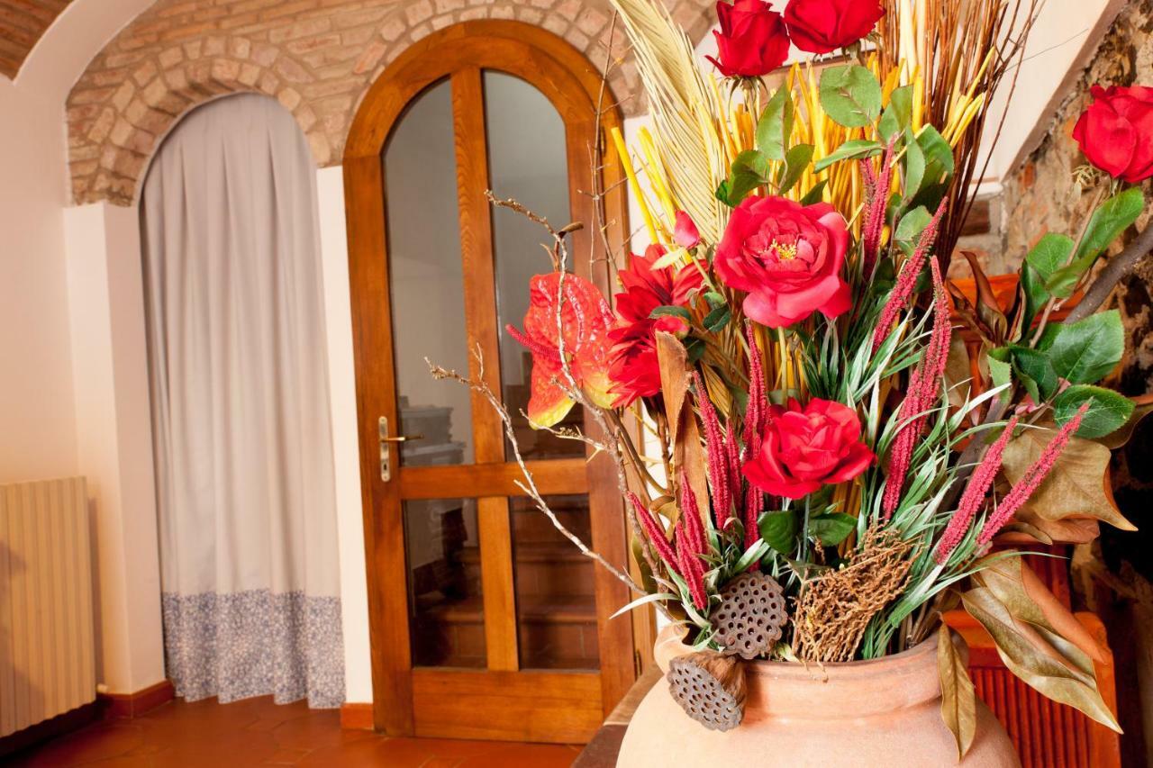 Agriturismo Podere Rondinaio ลัมปอเรคคิโอ ภายนอก รูปภาพ
