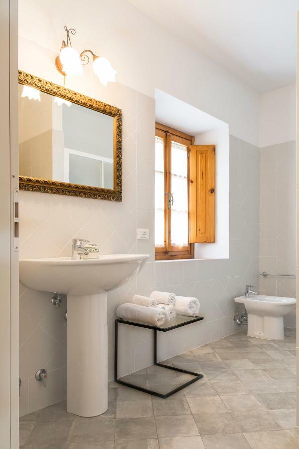 Agriturismo Podere Rondinaio ลัมปอเรคคิโอ ภายนอก รูปภาพ